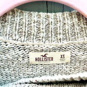 Hollister xs sweater.